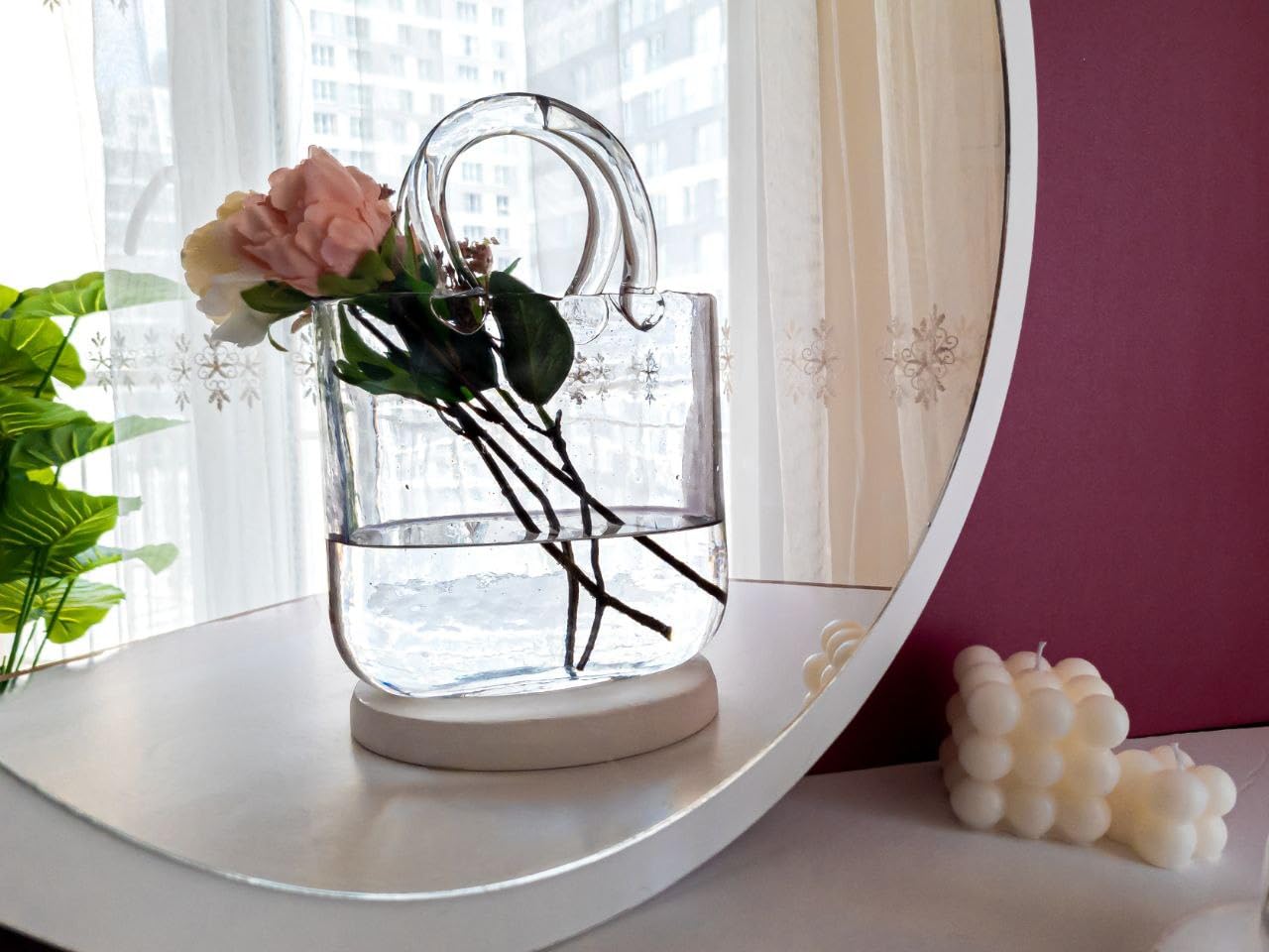 OLEEK room-decor vase adds modern charm to any corner