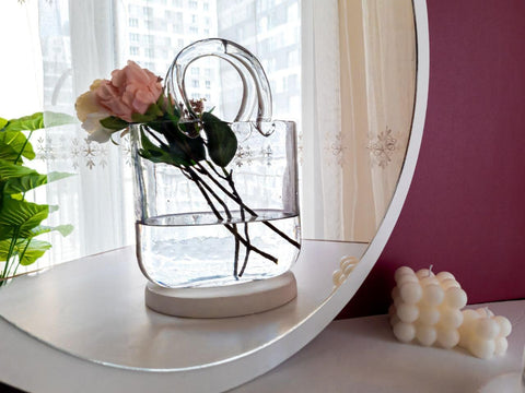 OLEEK room-decor vase adds modern charm to any corner