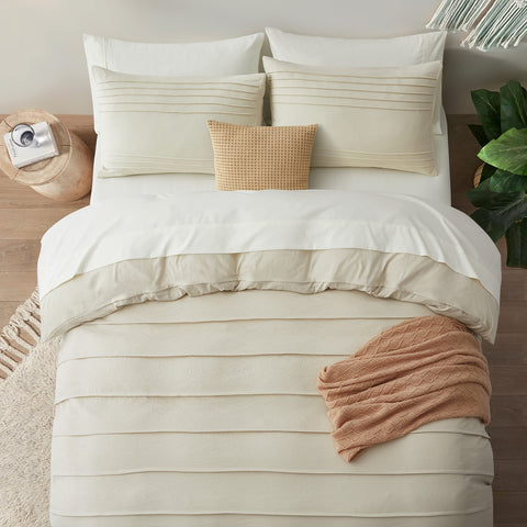 Oli Anderson queen-size pillowcases 20x26 to complement the set
