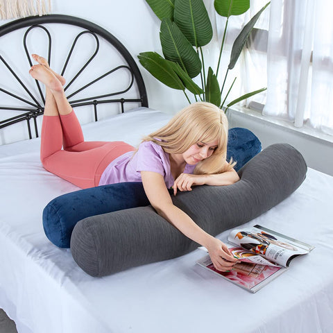 1 MIDDLE ONE removable pillowcase for easy, cold-water machine washing.