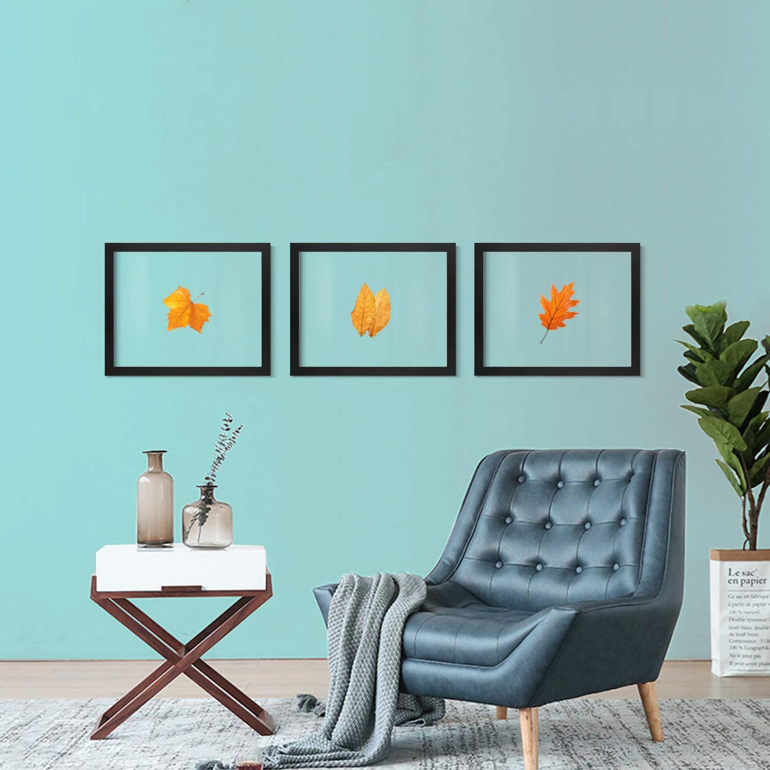 ONE WALL wall or desk display adapts to vertical or horizontal layouts