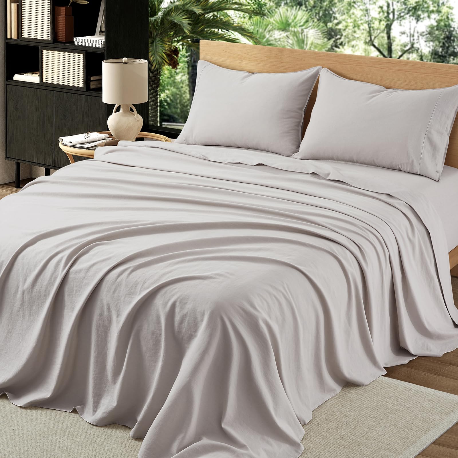 OnlySet linen texture close-up highlights natural softness and breathability.