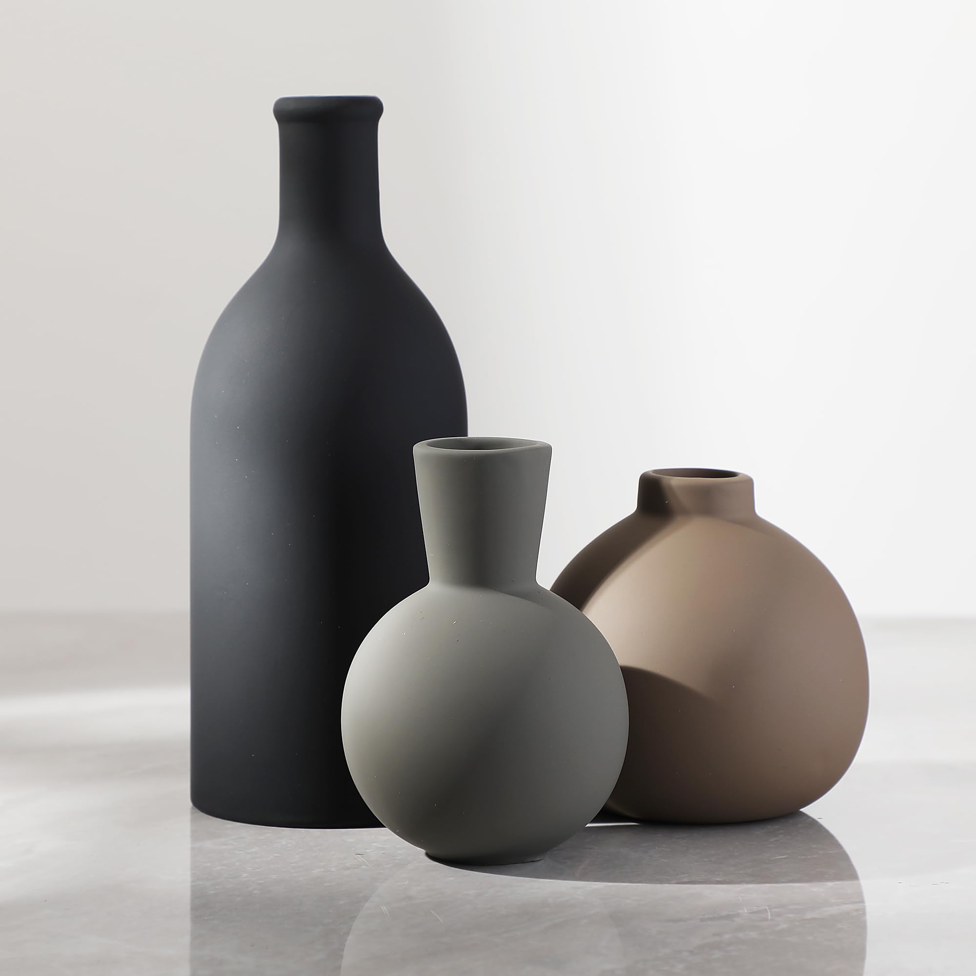 OOIT ceramic vase set of 3 front view with varied sizes for versatile arrangements