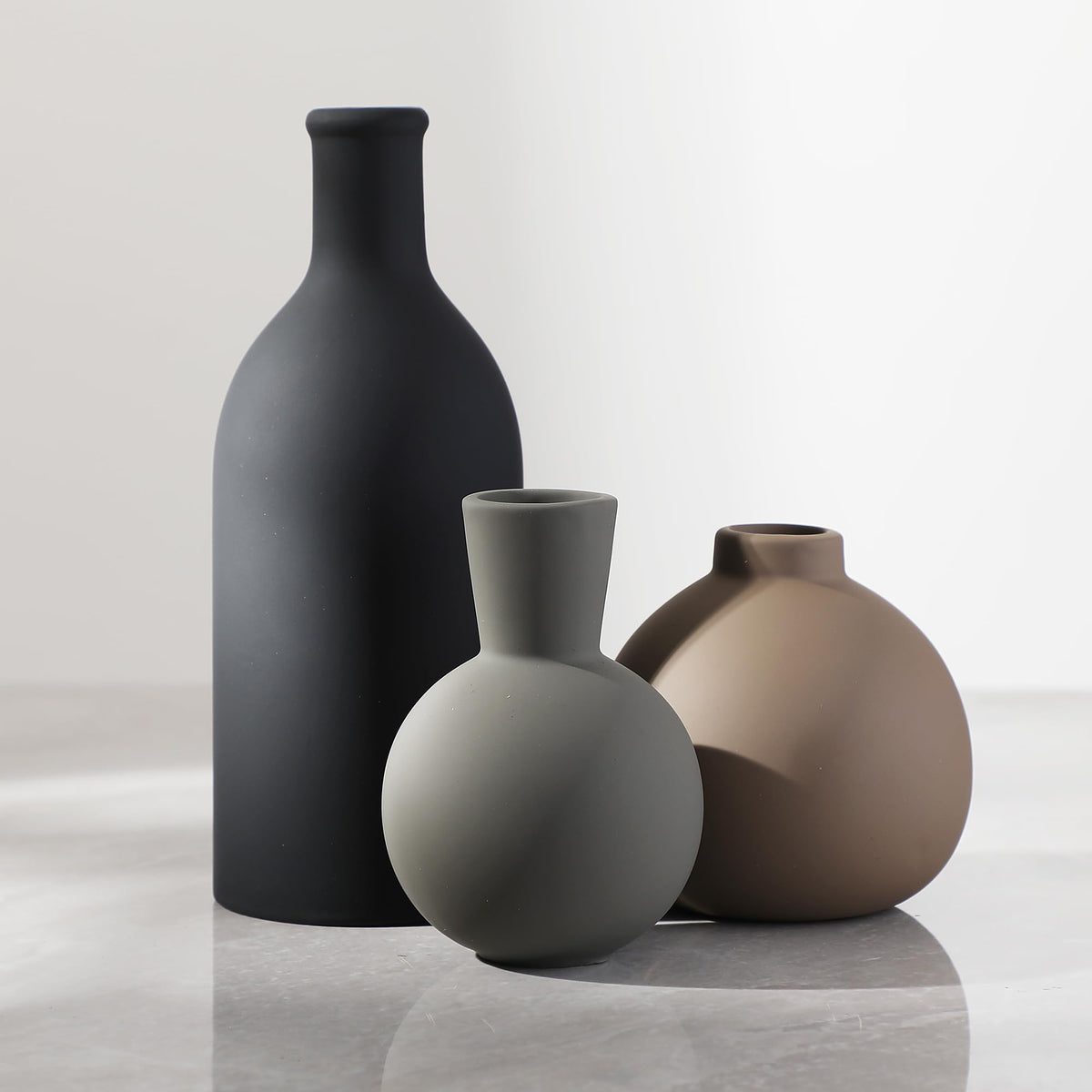 OOIT ceramic vase set of 3 front view with varied sizes for versatile arrangements
