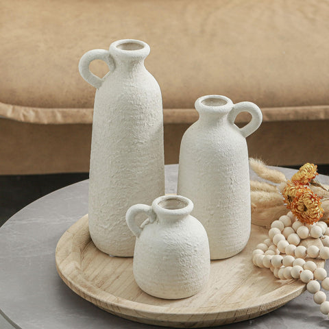 Minimalist home decor using OOIT ceramic vases