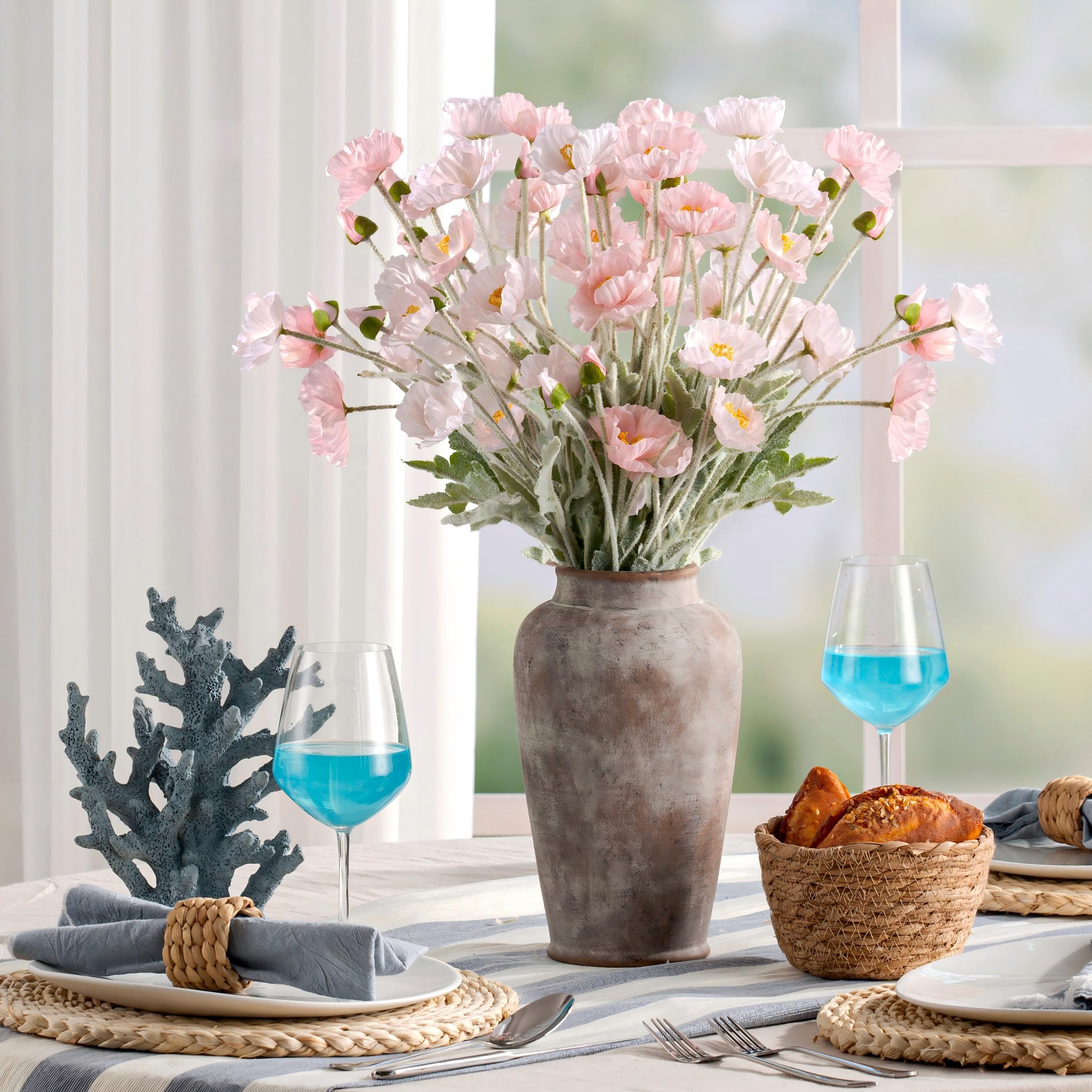 OOIT dining table centerpiece vase enhances seasonal arrangements.