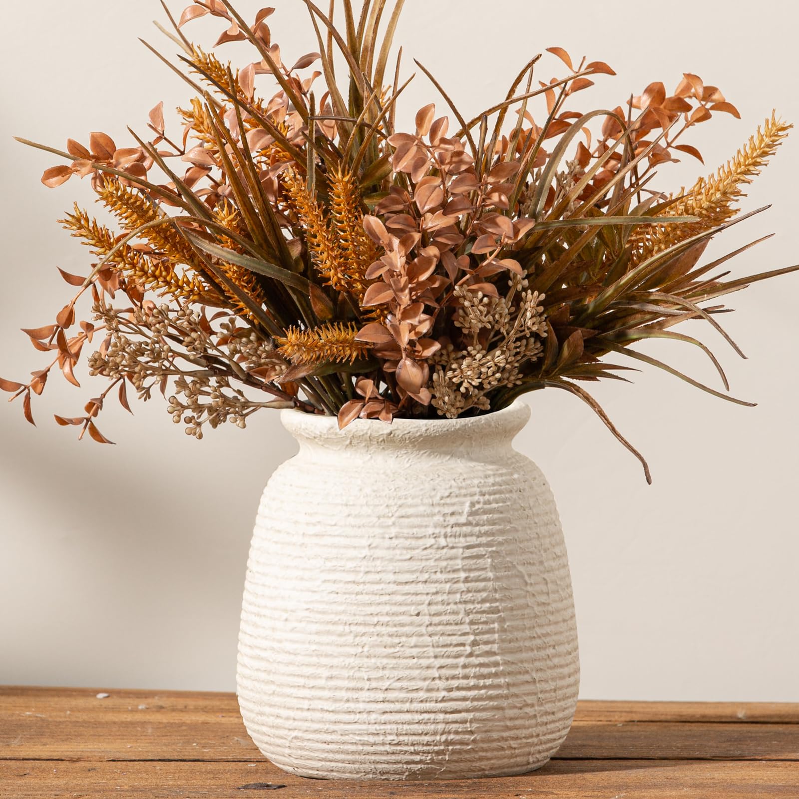 OOIT gift-ready ceramic vase suitable for housewarming or wedding.