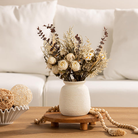 OOIT vase interior coating keeps water for fresh stems.
