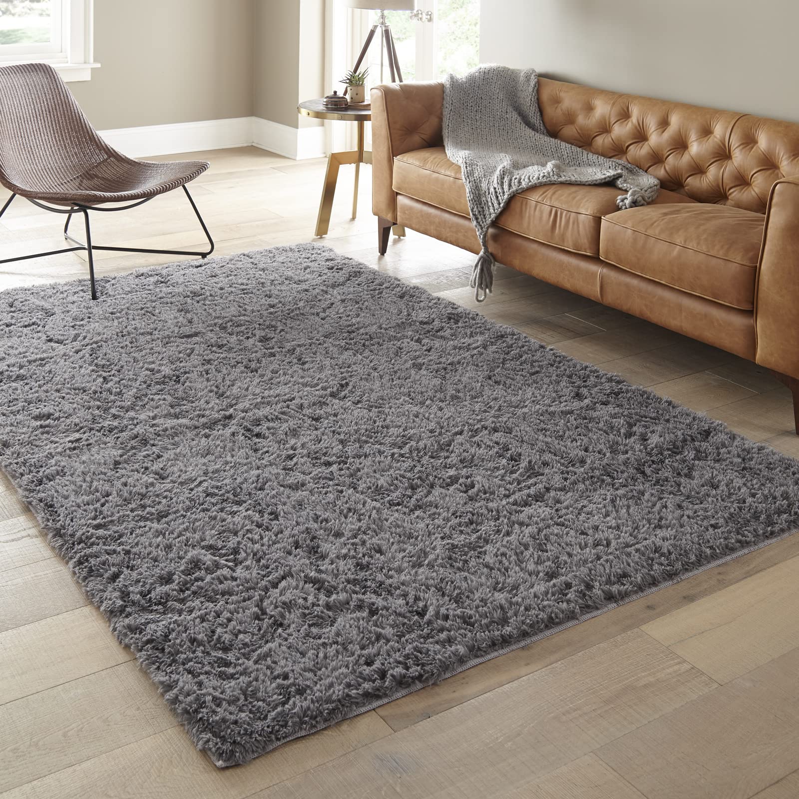 Ophanie 5x8 rug adds warmth in dorm rooms on a budget