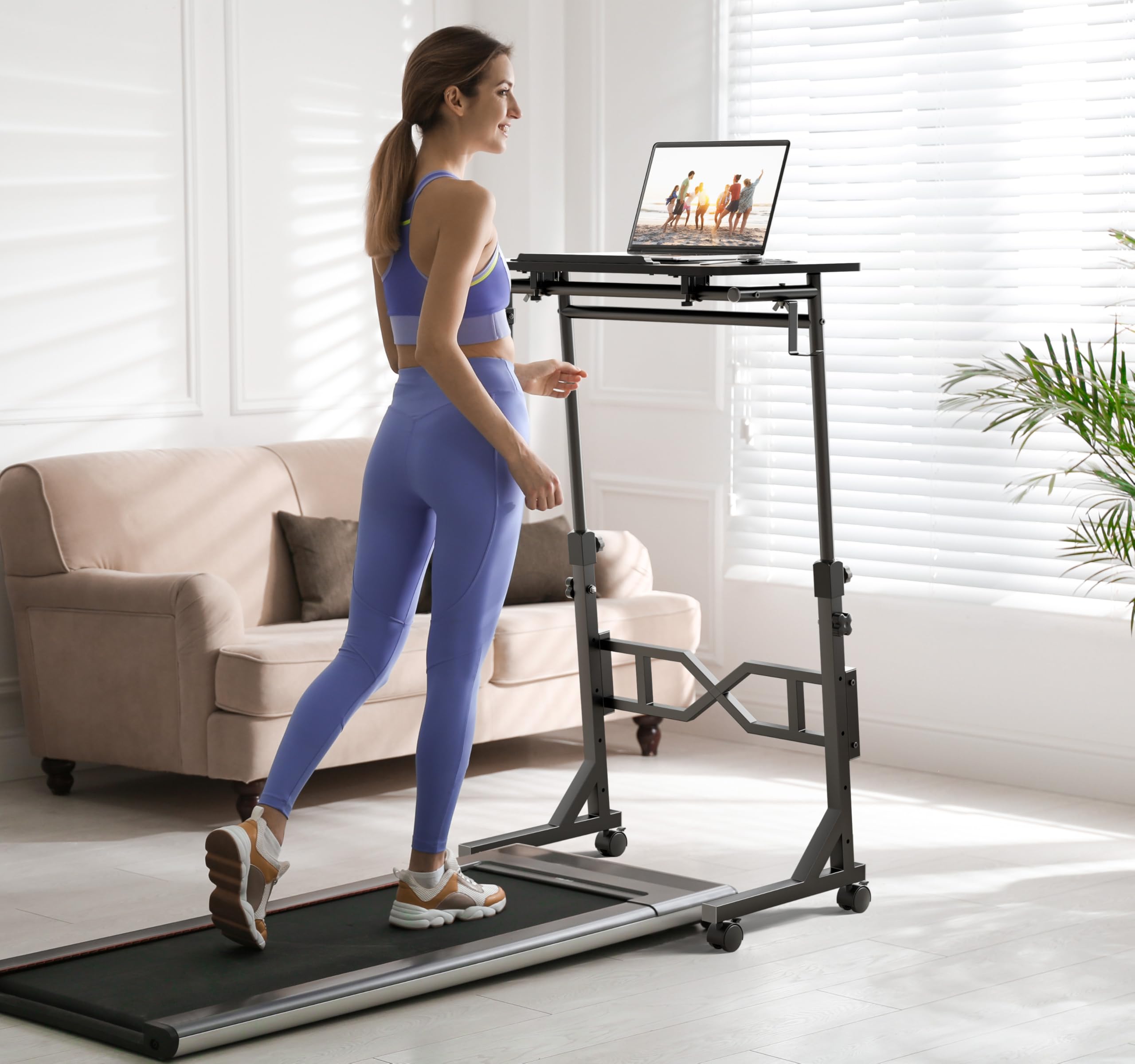 Oransail desk with lockable rollers ensures stable use.