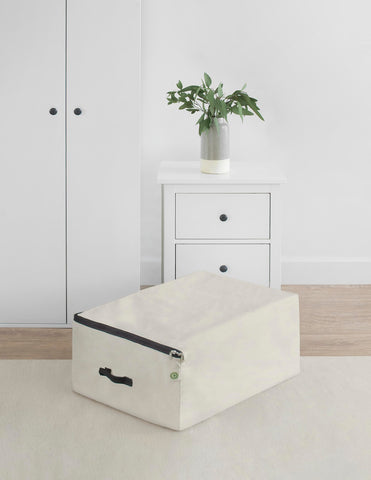 Durable canvas construction of Organic Cotton Mart storage bag.