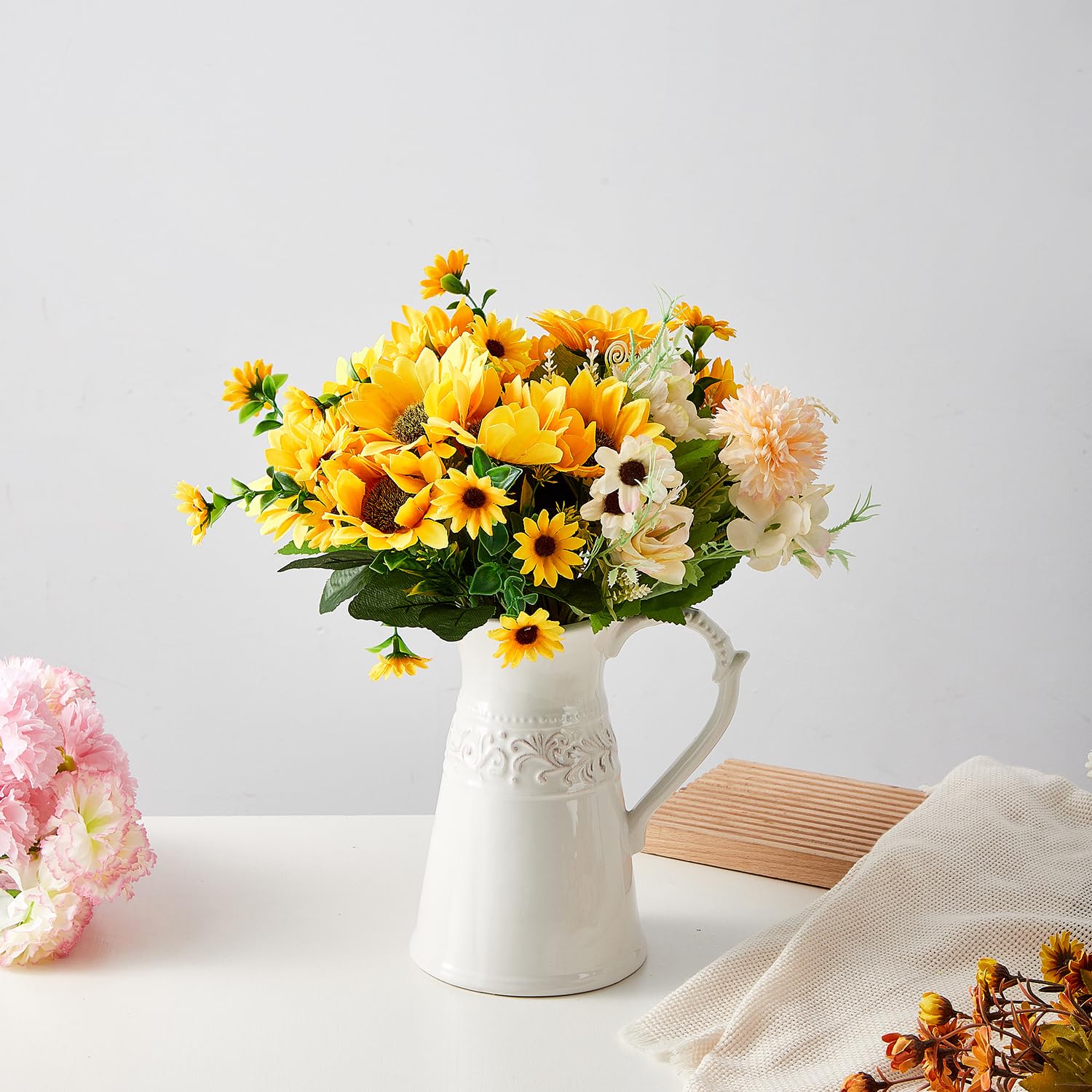 OTARTU multi-use vase and pitcher complements farmhouse decor with timeless charm.