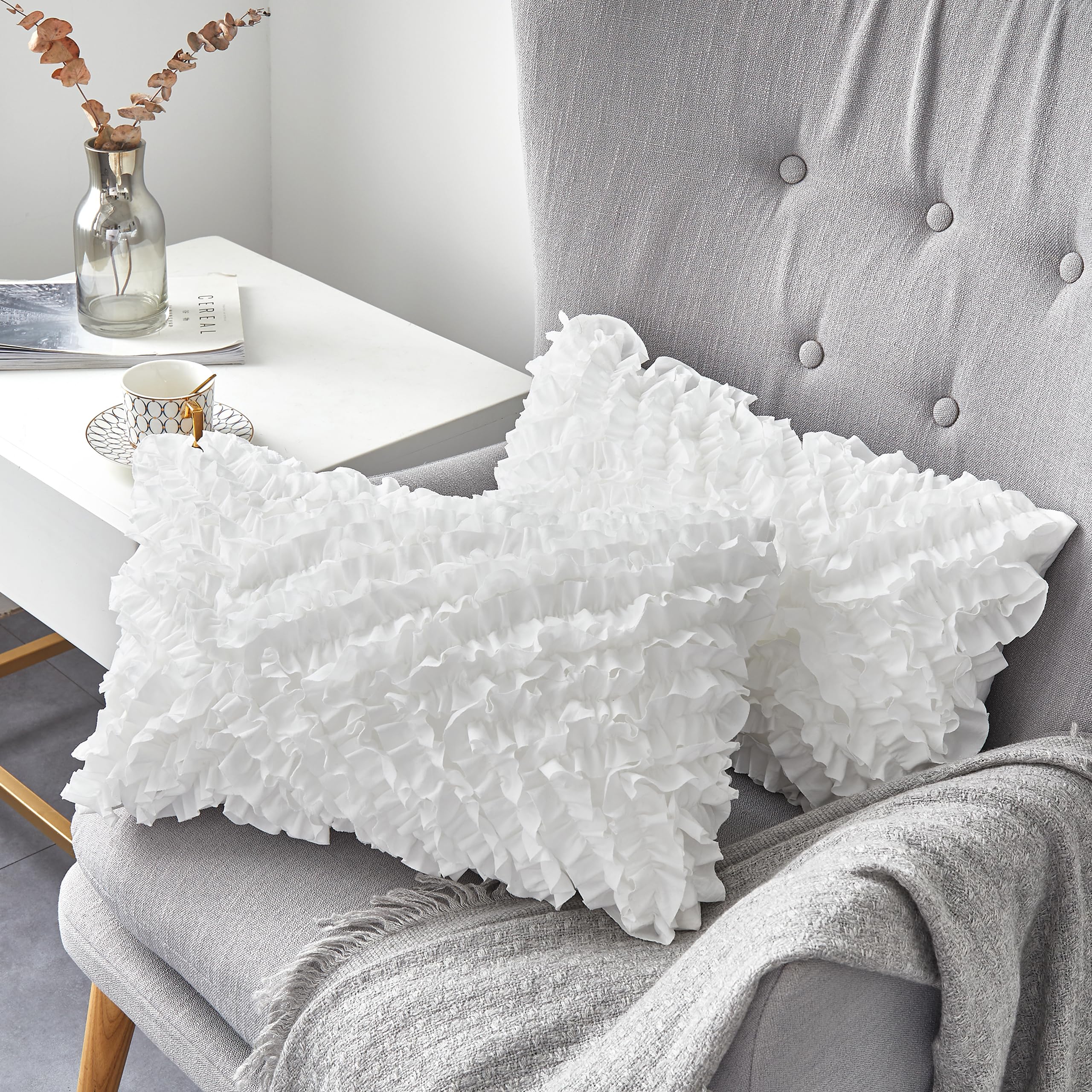 Oubonun lumbar-support pillow inserts deliver gentle back support for lounging.