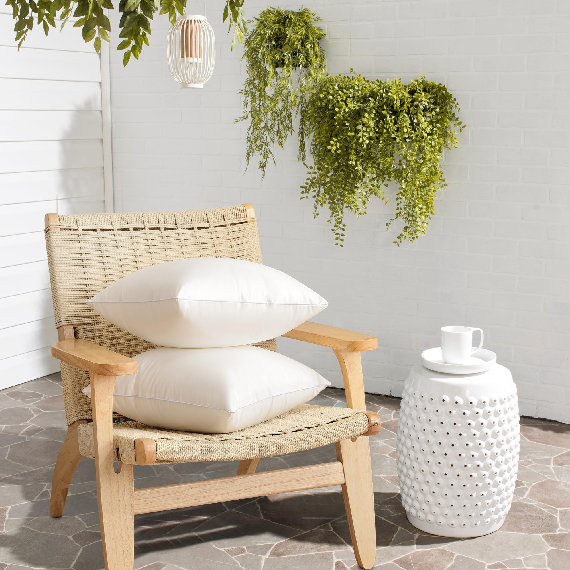 Oubonun inserts suit patio chairs, sofas, beds, and indoor-outdoor spaces.