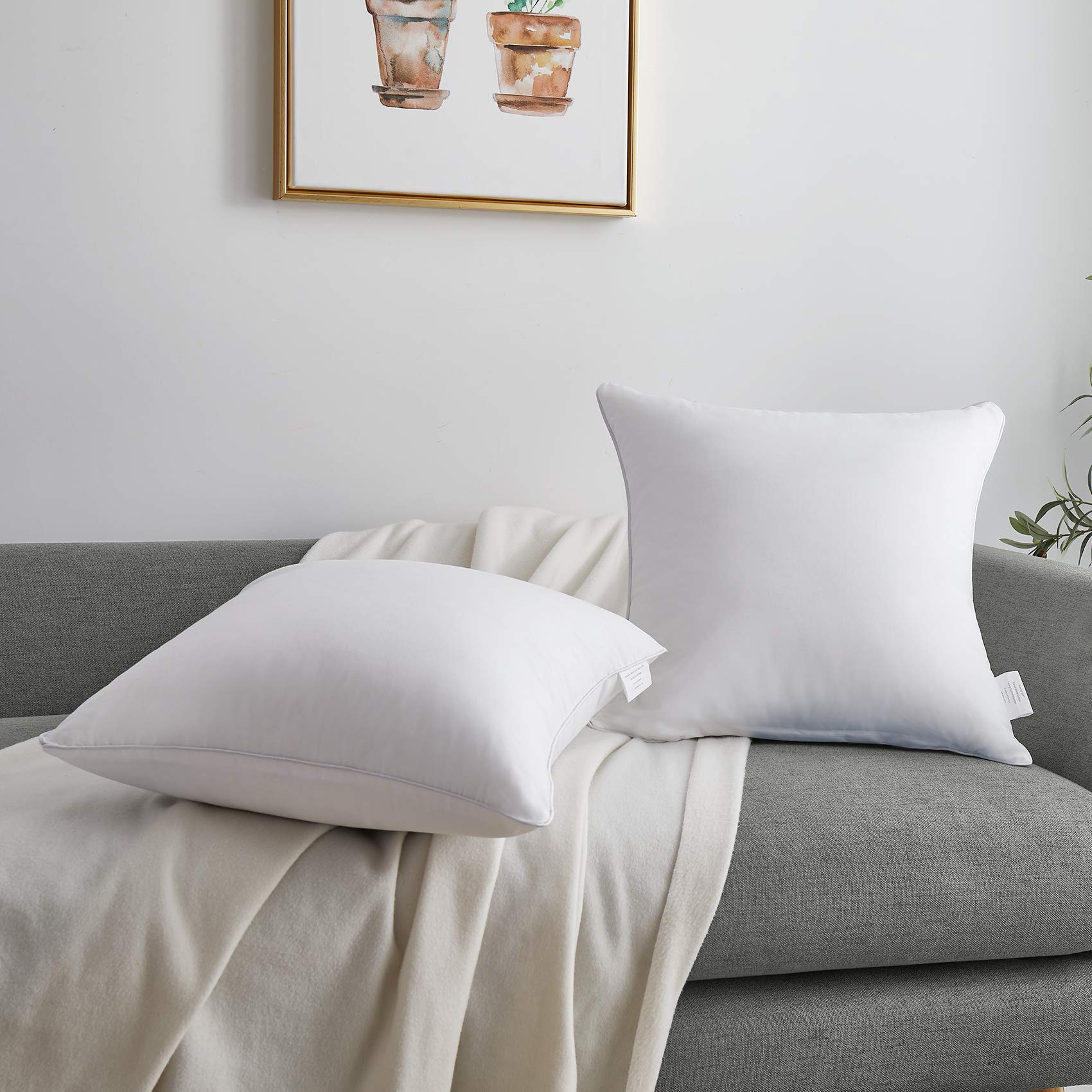 Oubonun decorative cushions on a couch showcase easy styling and versatile use.