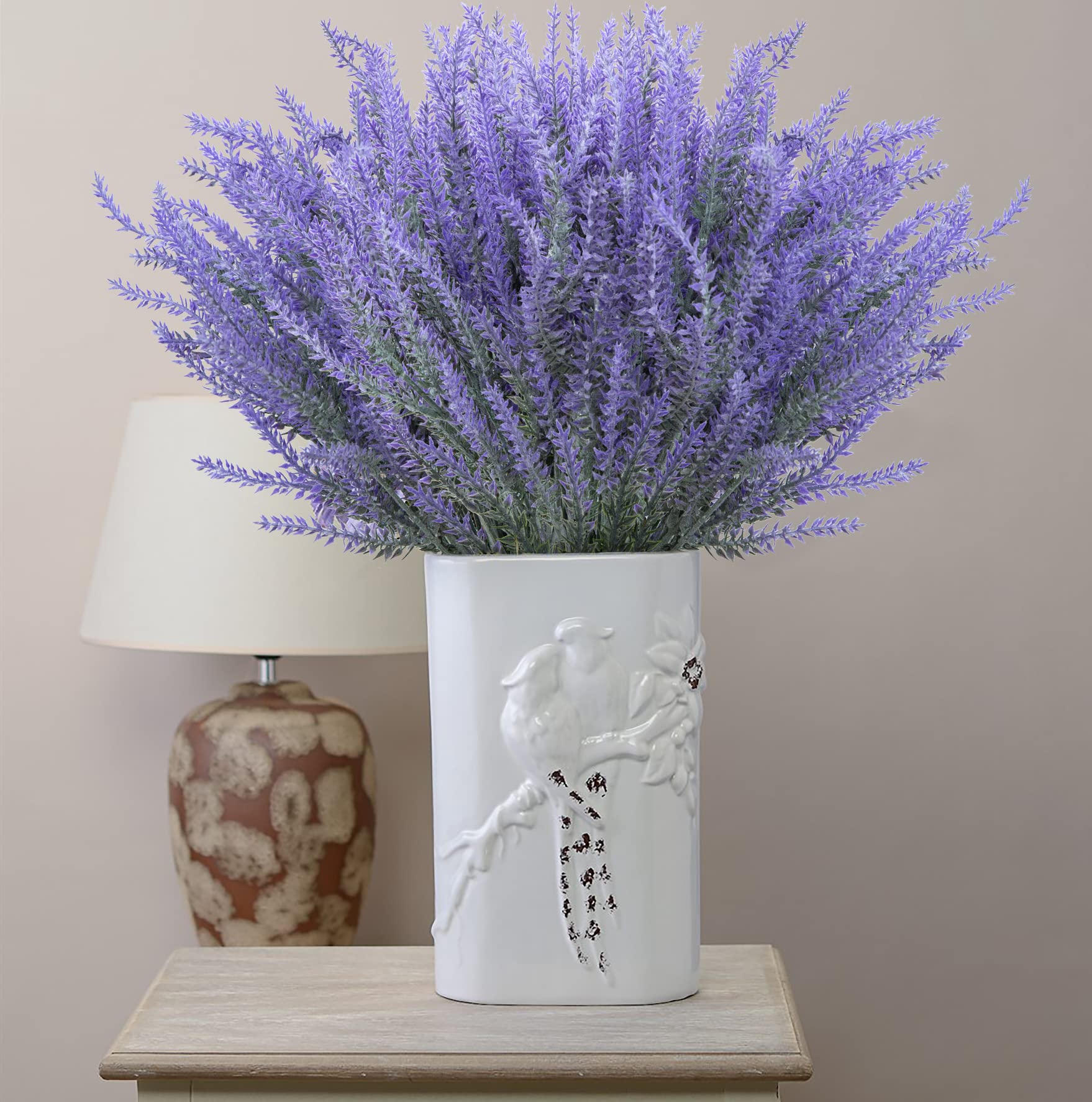 Ouddy Decor UV-resistant lavender bundles stay vibrant outdoors without watering.