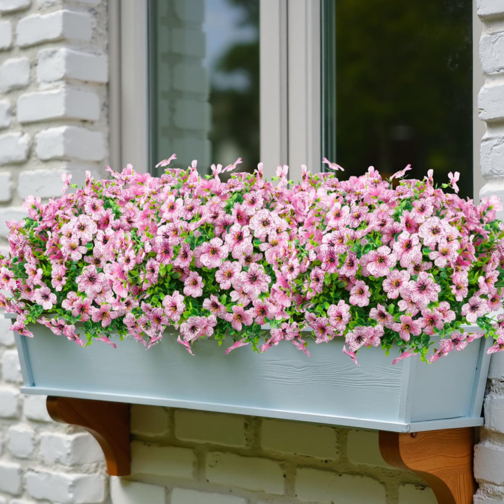 Ouddy Decor low-maintenance silk flowers resist watering, ideal for busy homes.
