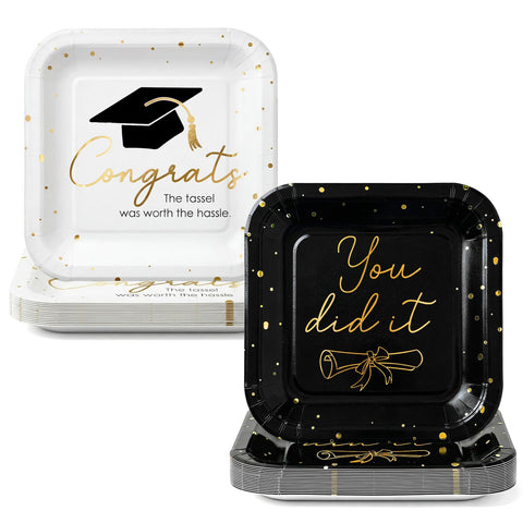 OuMuaMua 2026 black-gold square plates elevate a classy graduation tablescape.