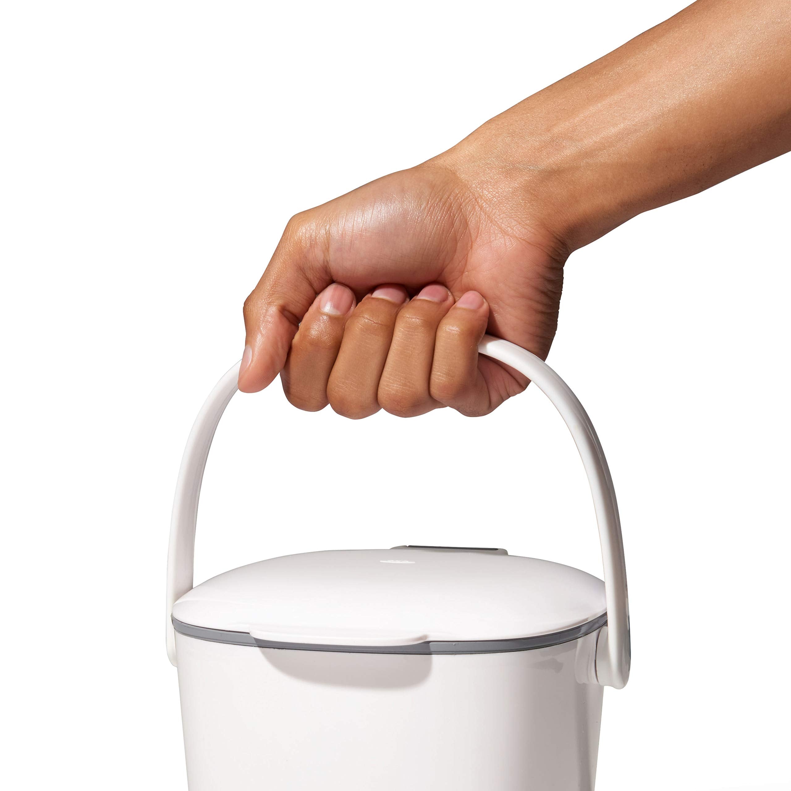 OXO Good Grips compost bin removable lid for thorough cleaning.