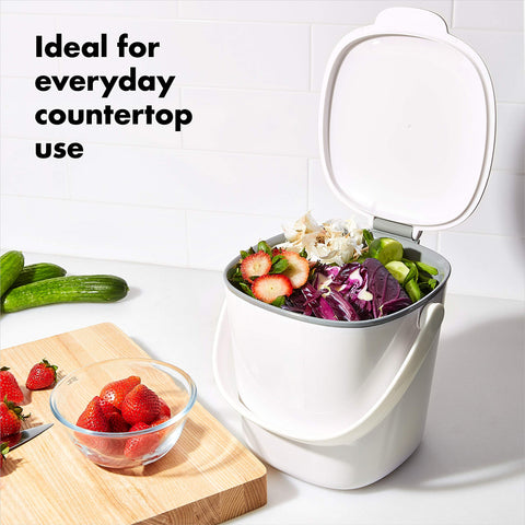 OXO Good Grips compost bin smooth interior simplifies cleaning after use.
