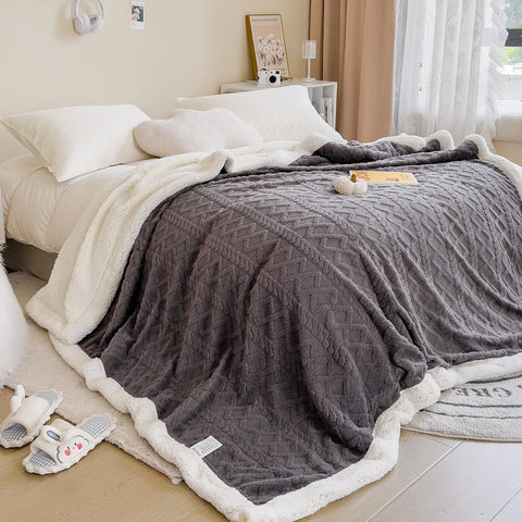 PAJEO Sherpa blanket is easy to care with machine wash.