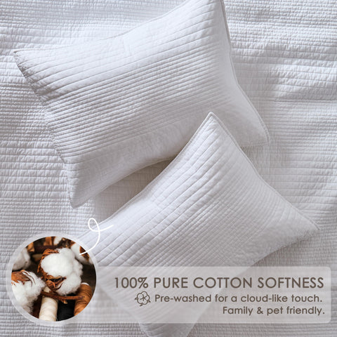 Palassio lightweight bedspread placed on a bed for versatile all-season use.