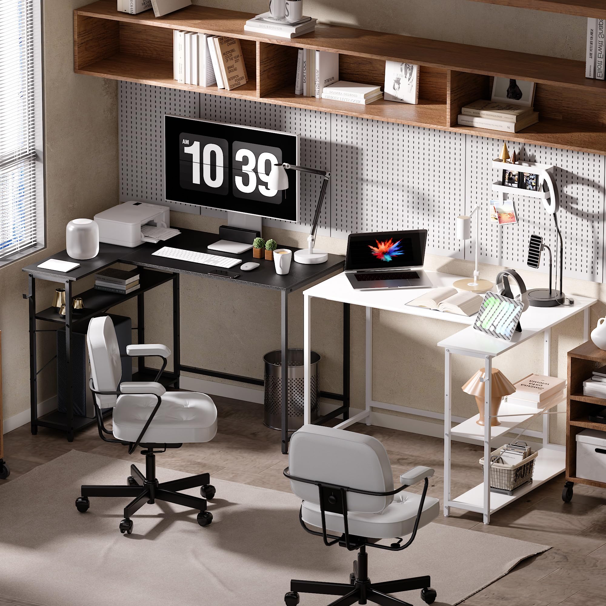 Pamray desk with reversible shelves on the right for space efficiency.