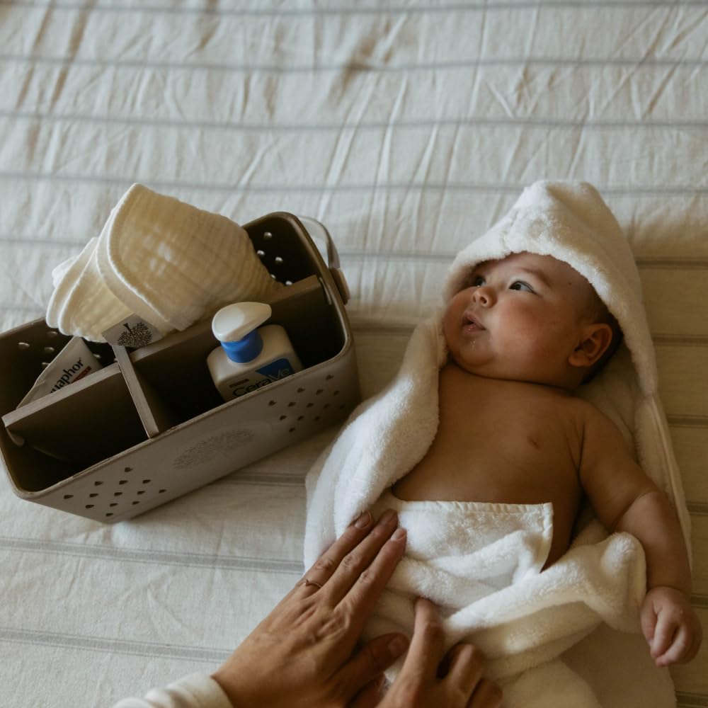 Parker Baby Co bath caddy EVA foam surface is soft and durable.