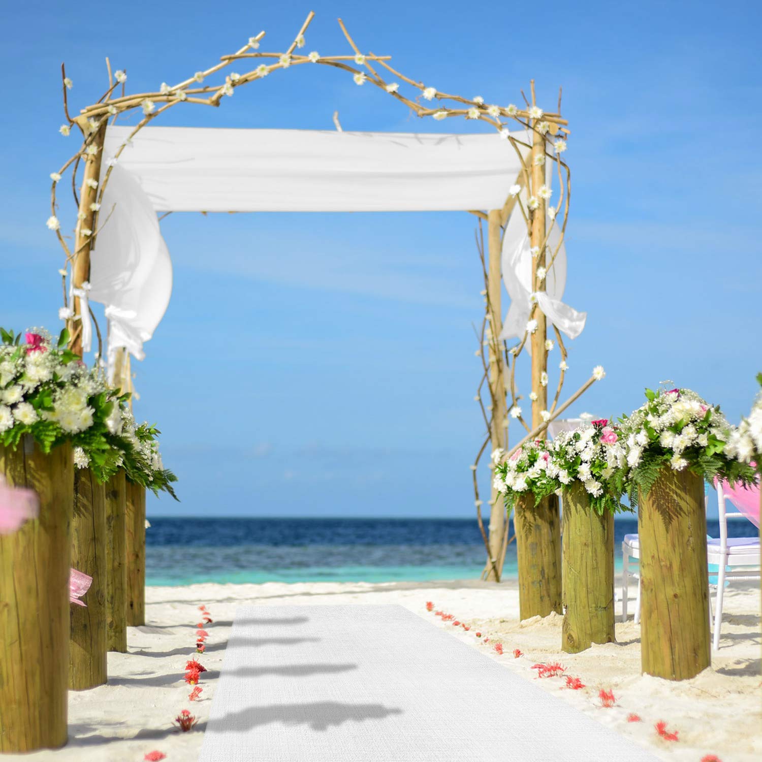 Party Essentials 36-inch-wide aisle runner defines a clear, elegant ceremony path.