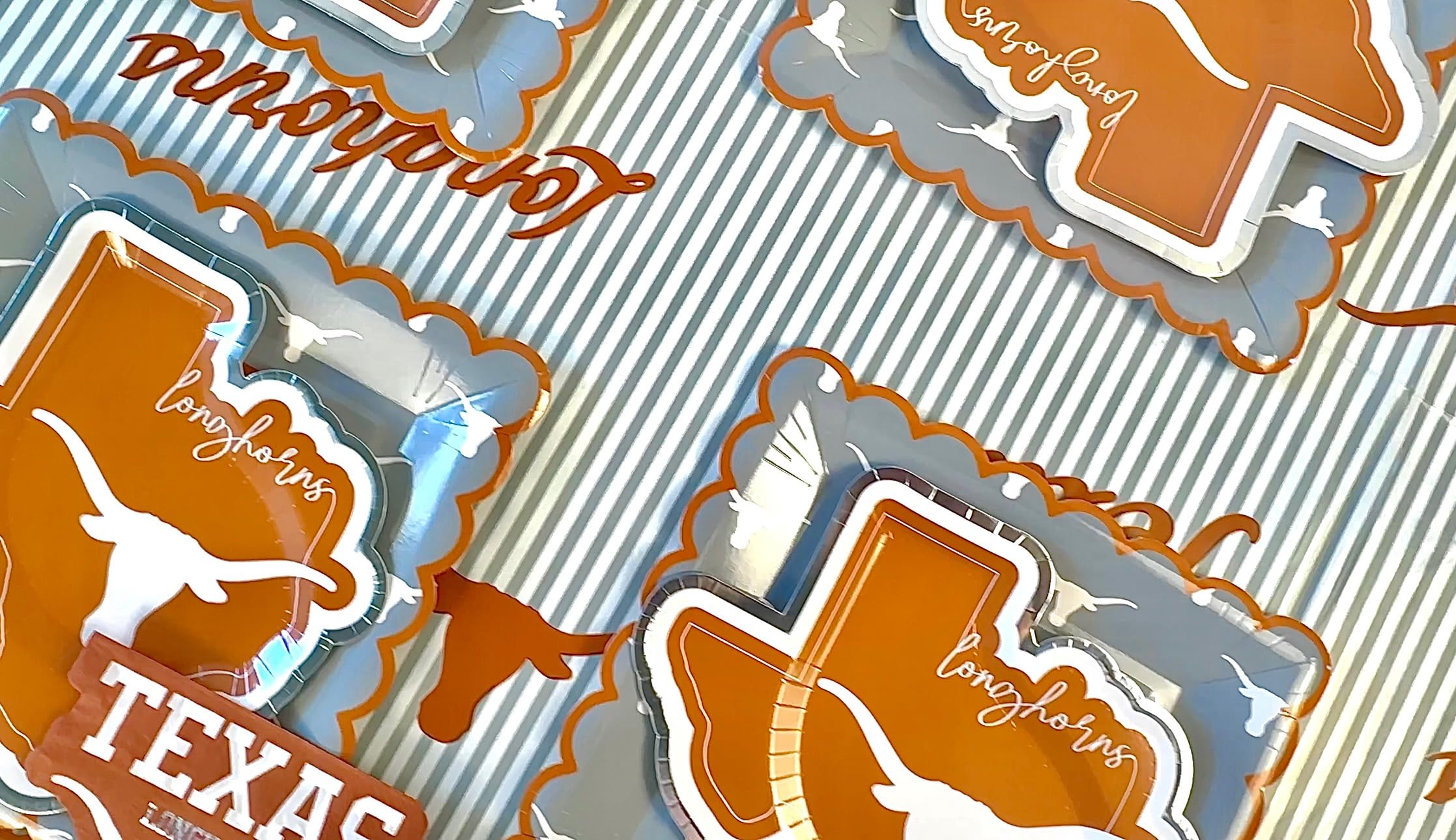 PartyKandy UT Longhorns 9-foot tablecloth for bold styling.