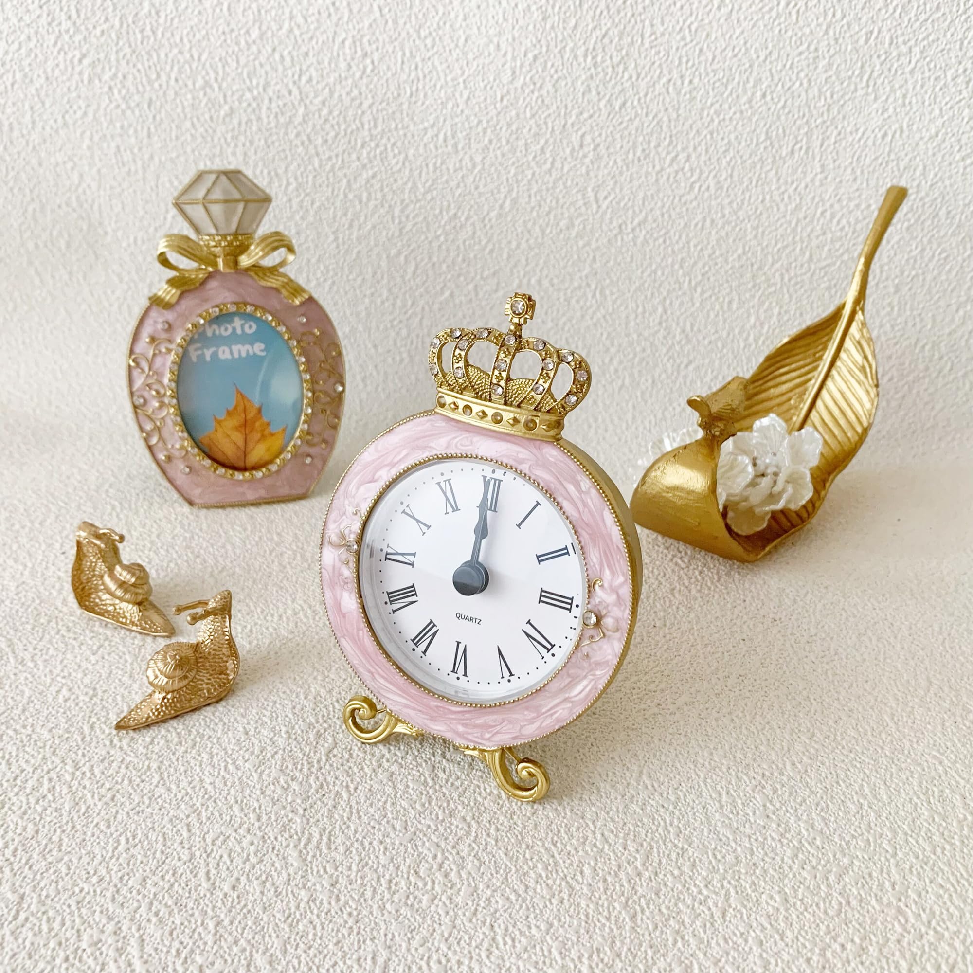 Pasiir Vintage Mini Clock small, lightweight design suits compact spaces