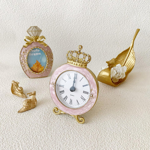 Pasiir Vintage Mini Clock small, lightweight design suits compact spaces