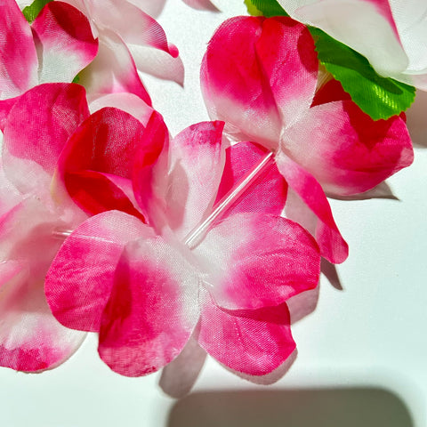 Patyflow soft silk leis provide comfortable wear during long party hours.