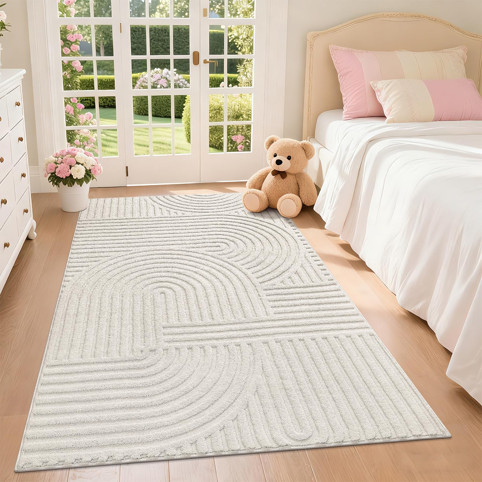 Pauwer 3x5 easy-care-beige-rug stays fresh with regular vacuuming.