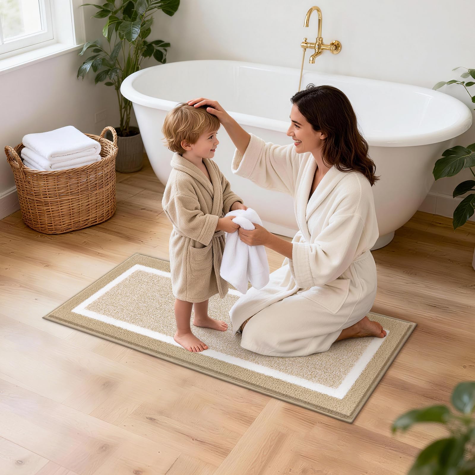 Pauwer beige bathroom mats brighten and warm the space.