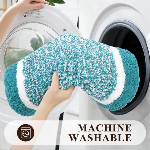 Pauwer machine-washable bath rugs stay soft after many washes.