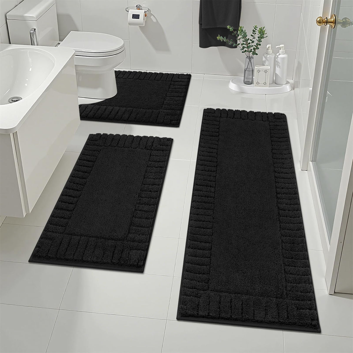 Pauwer u-shaped toilet mat contours snugly, keeping area dry and comfortable.