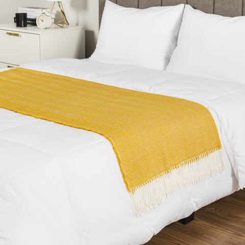PAVILIA durable easy-care blanket, machine washable and color-fast