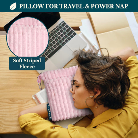 PAVILIA blanket features front and back pockets for quick access to documents.