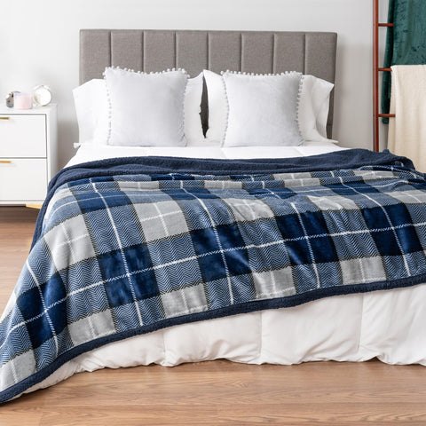 PAVILIA reversible sherpa throw for two stylish looks in living room.
