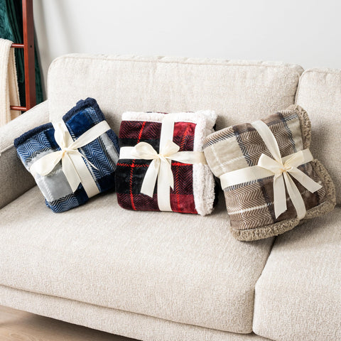 PAVILIA heavy 60x80 twin blanket provides warm lounge versatility.