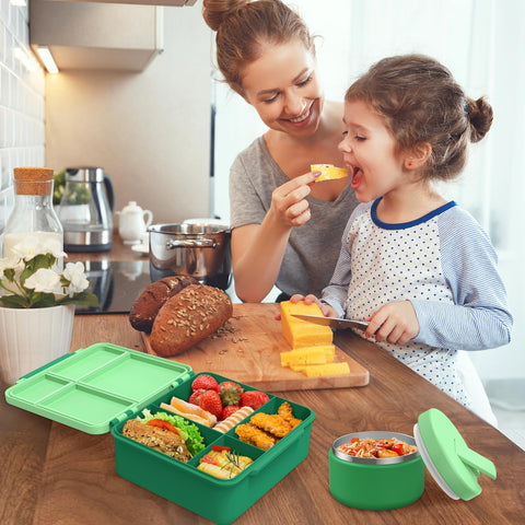 Pawtong lunch box is easy to clean, dishwasher safe and quick to refresh.