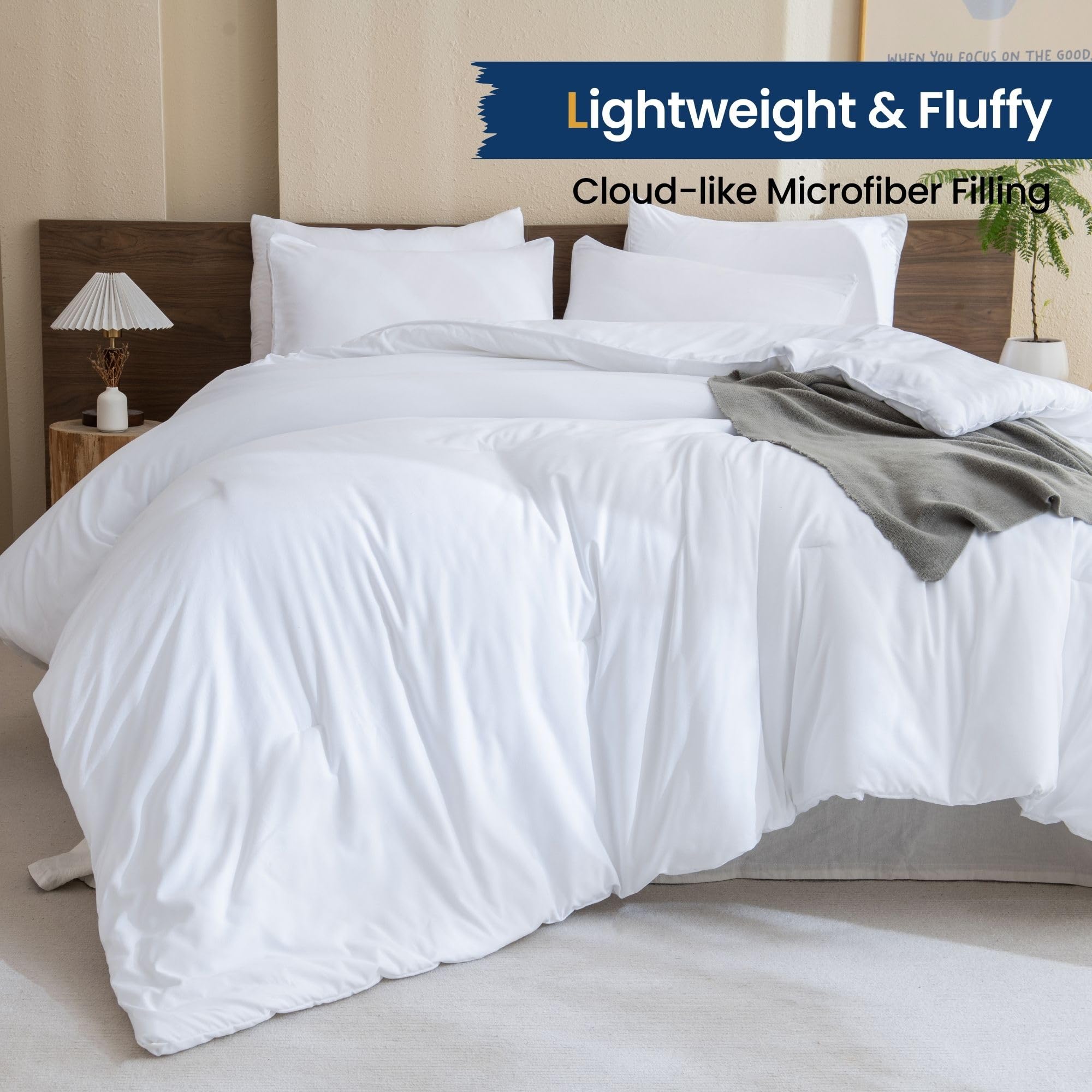 Paxrac Classic Pure White Comforter laid flat highlights lightweight all-season warmth and breathability.
