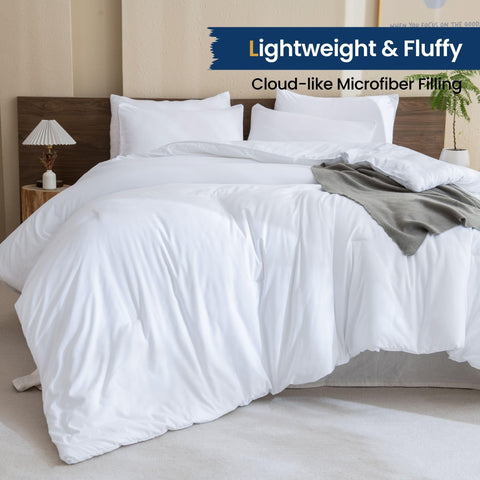 Paxrac Classic Pure White Comforter laid flat highlights lightweight all-season warmth and breathability.