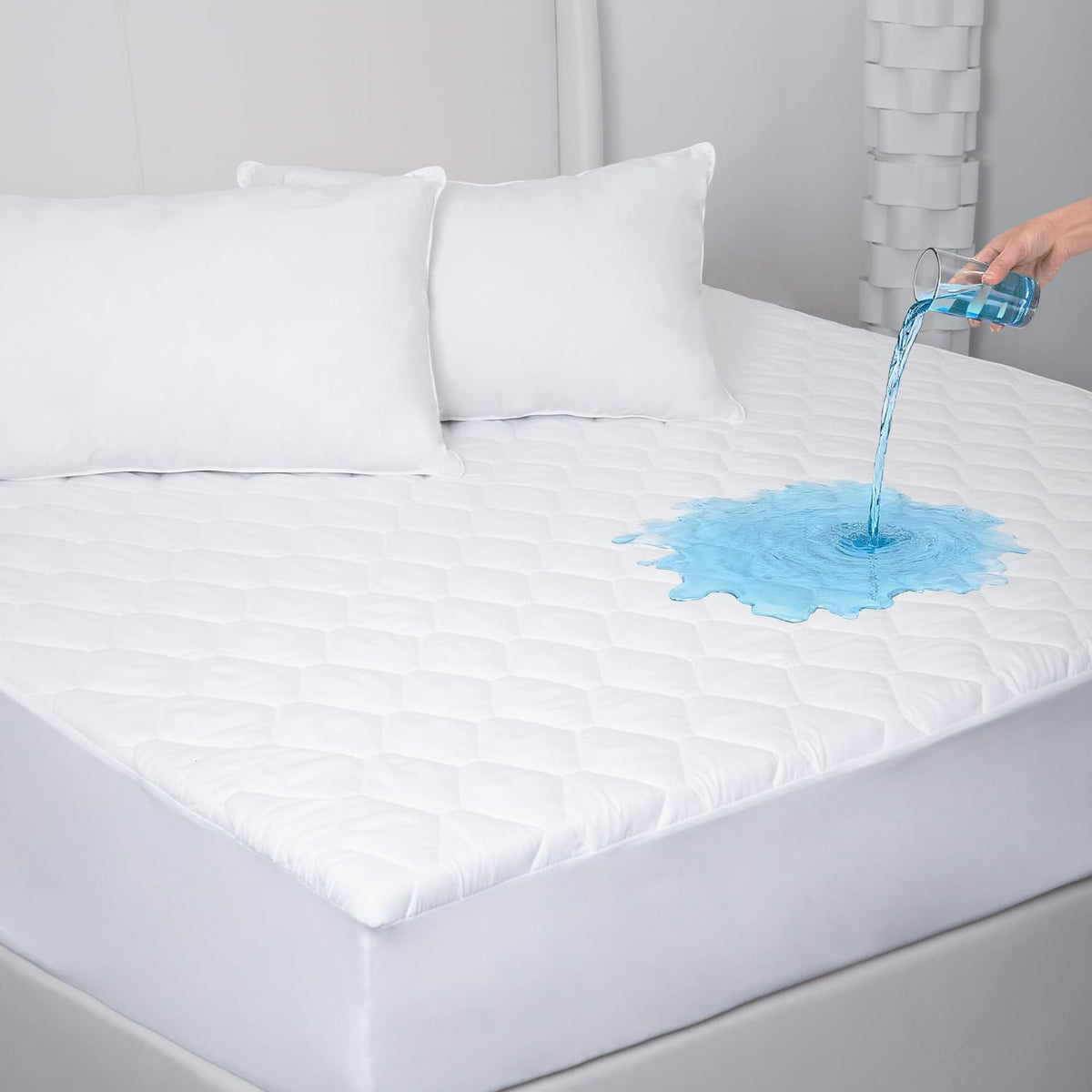 PDXM waterproof mattress protector Queen shows deep-pocket fit for thick mattresses