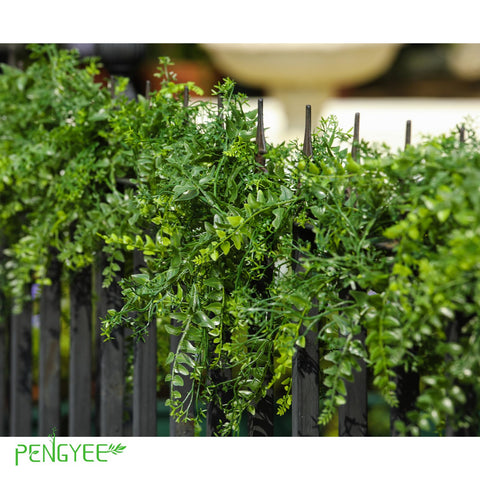 PENGYEE fake leaf garland designed for table decor with lush appearance.