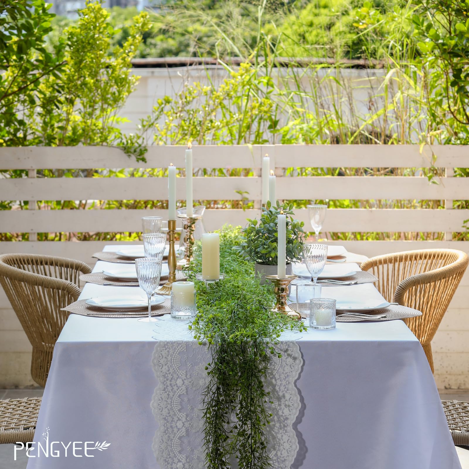 PENGYEE realistic greenery garland features dense leaves for vibrant settings.