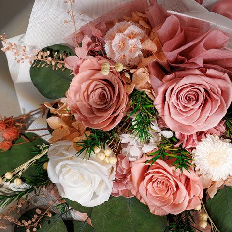 Perfectione Roses elegant-bouquet-setup suitable for refined spaces