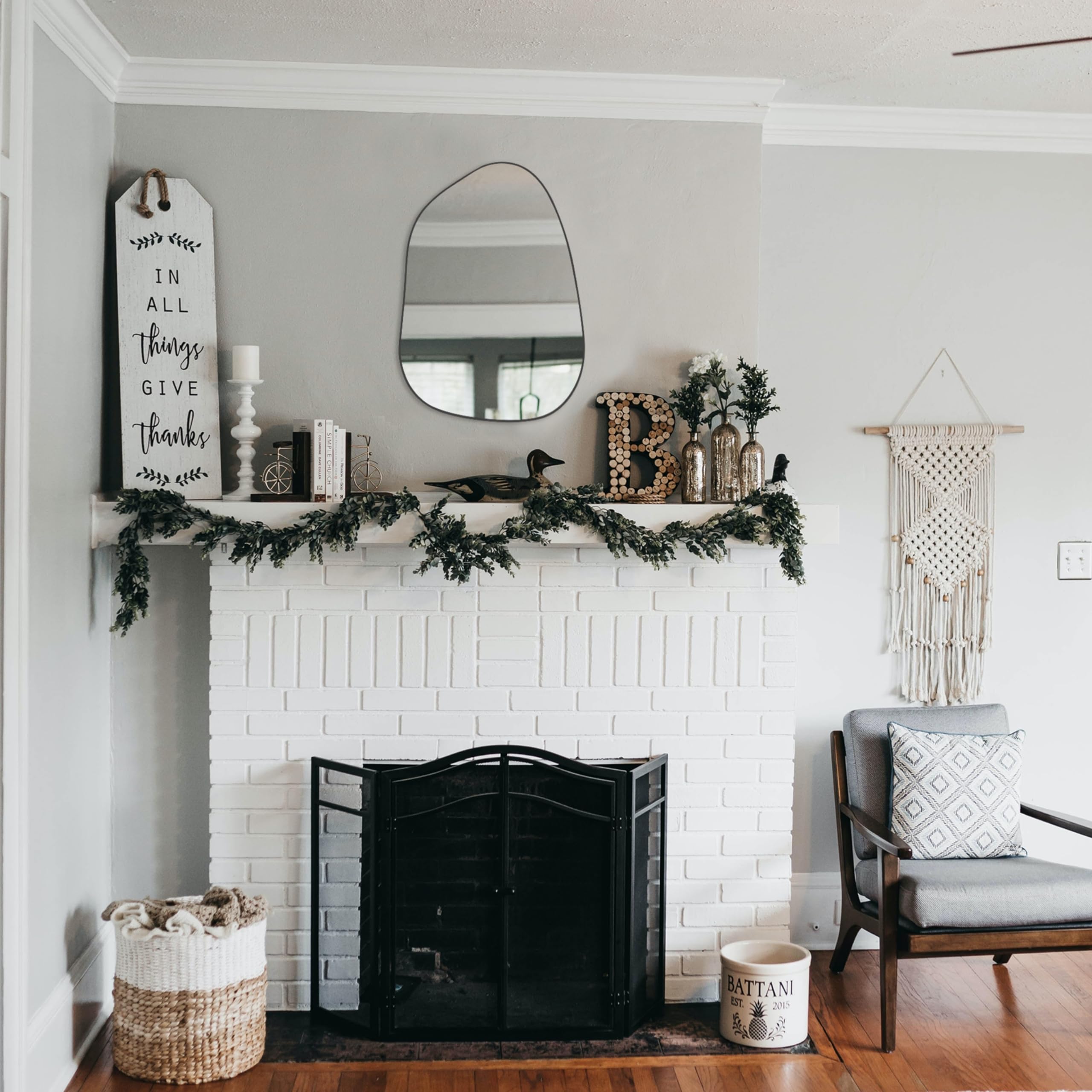PERFNIQUE versatile mirror for entryways, living rooms, bedrooms.