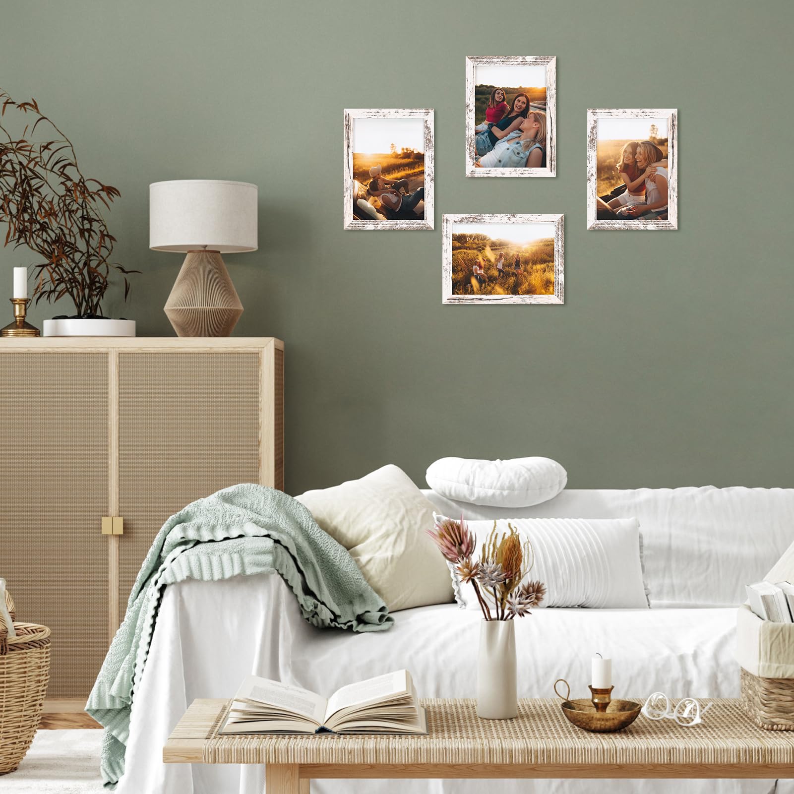 PETAFLOP rustic farmhouse style adds warmth to family photos.
